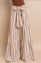 Load image into Gallery viewer, Stripped Linen palazzo pants
